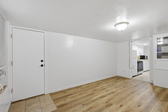 Building Photo - Spacious One Bedroom right by the Capitol