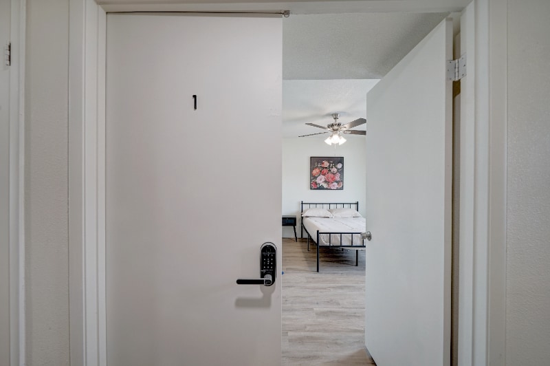 Building Photo - 2331 W Kathleen Rd