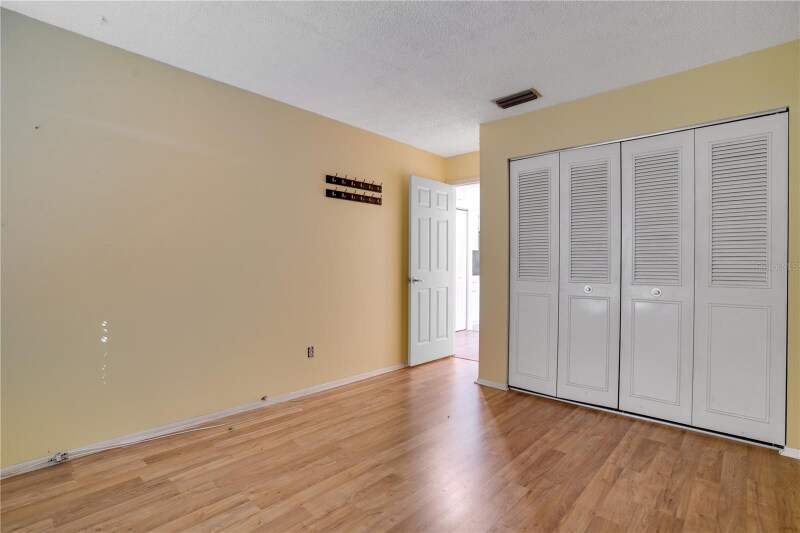 Building Photo - 1410 Club Dr