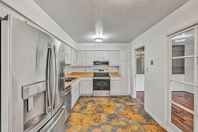 Building Photo - 5260 Crossbow Cir