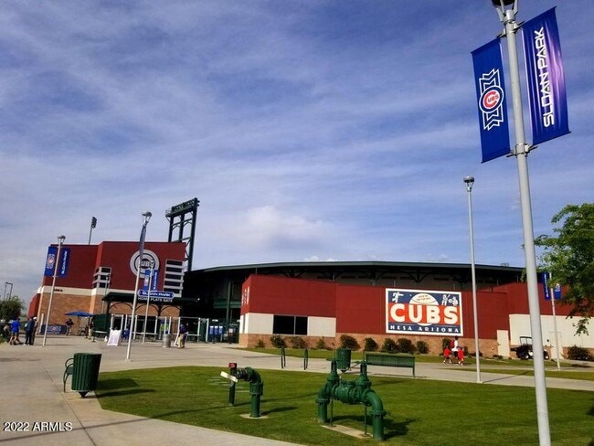 Building Photo - 712 N Santa Barbara