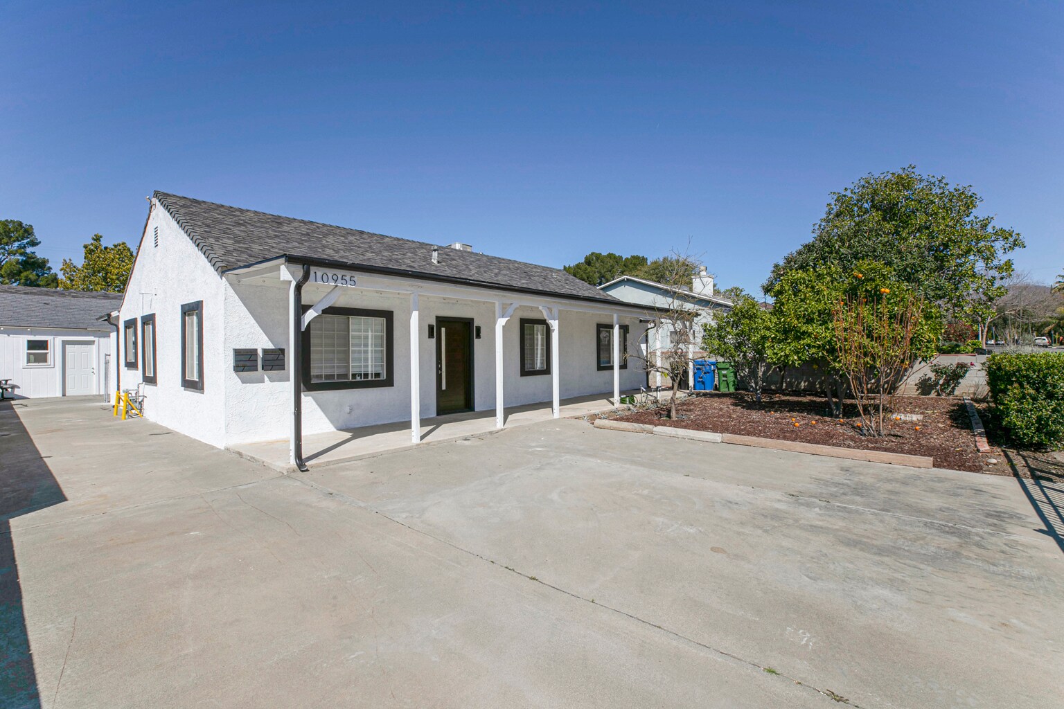 Building Photo - 10955 Burnet Ave