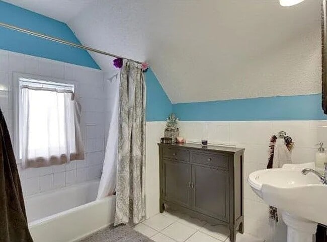 Building Photo - 4101 38th Ave S