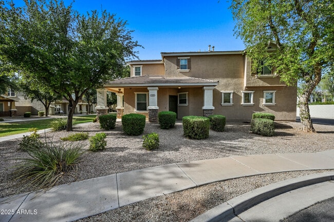 Primary Photo - 1528 S Roadrunner Dr