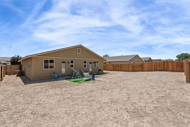 Building Photo - FURNISHED! 3 Bedroom, 2 Bathroom New Home ...