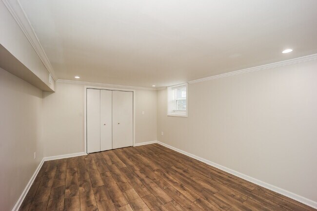 Building Photo - 3702 Chesapeake Way