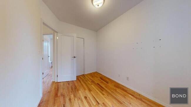 Building Photo - 2 bedroom in Manhattan NY 10014