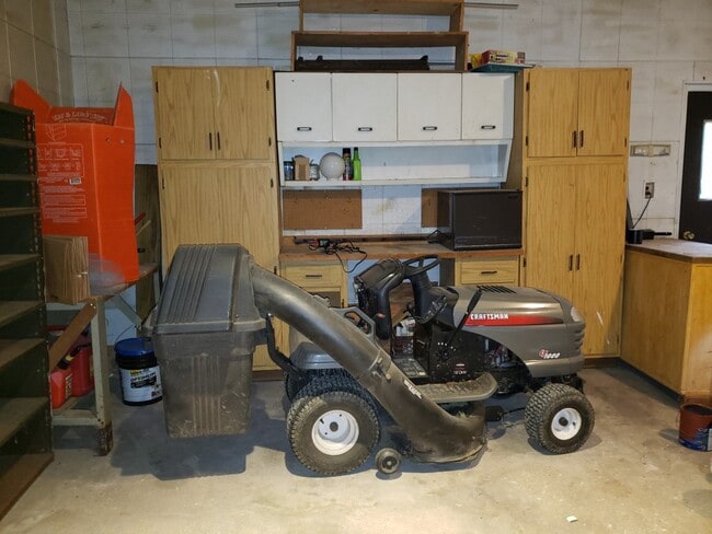 Building Photo - 24694 Creekside Dr