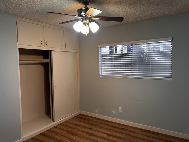 Building Photo - 653 7th St