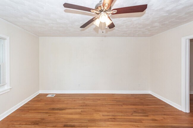 Building Photo - 2139 Pierpont Ave