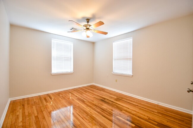 Building Photo - 3913 Bauvais St