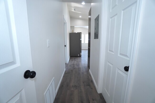 Building Photo - 5801 Juniper Ave