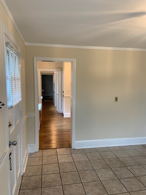 Building Photo - 314 W Miner St