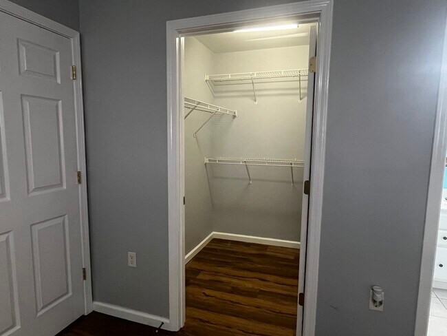 Building Photo - 2520 Friedland Pl