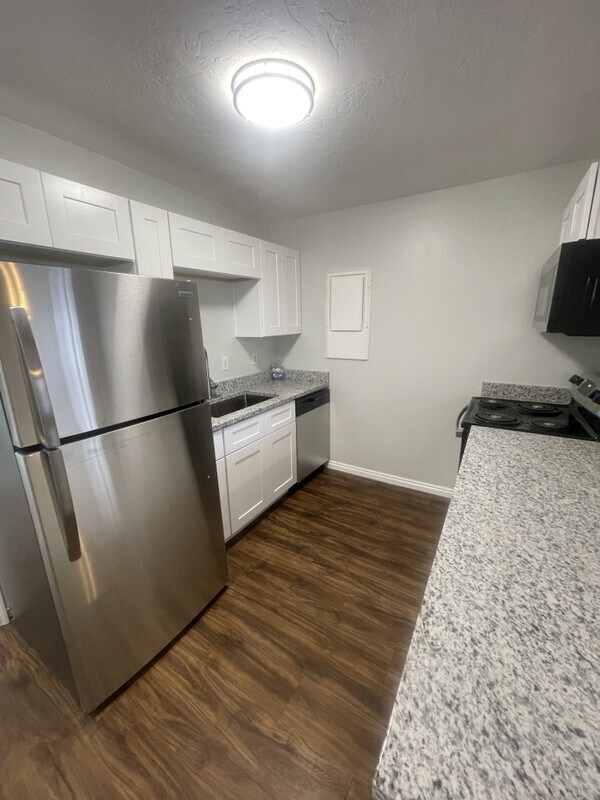 Building Photo - 476 N 300 E