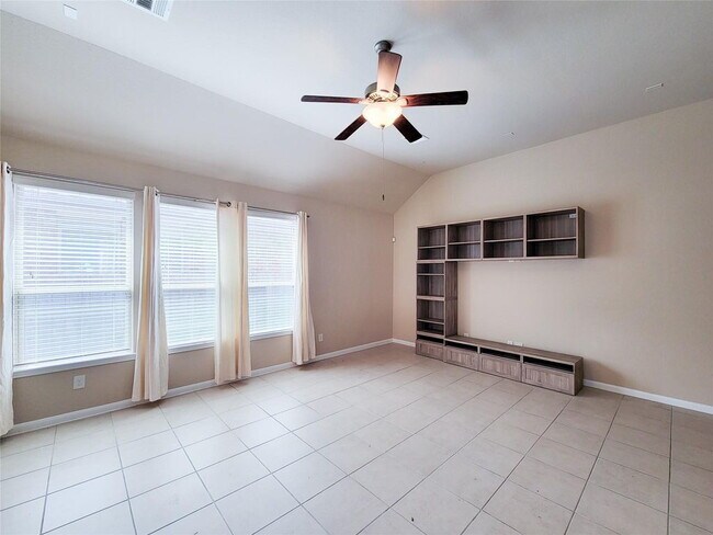 Building Photo - "Charming 3-Bed, 2-Bath Retreat in Humble, TX – Your Perfect Home Awaits on Justin Ridge Ln!"