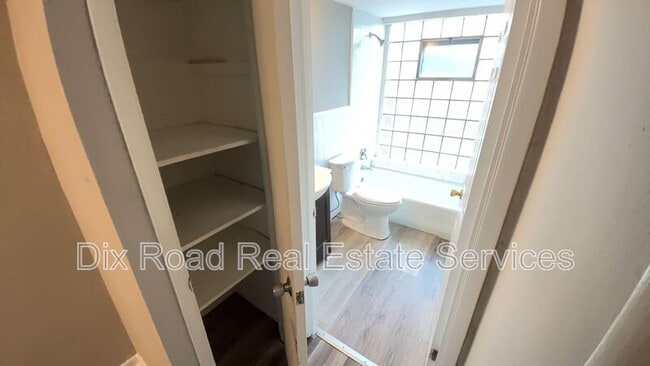 Building Photo - 1616 Pelham Pl