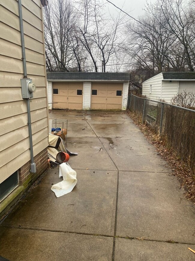 Building Photo - Charming 3-Bedroom Single-Family Home in Quiet Parma Neighborhood