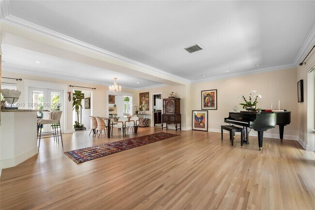 Building Photo - 550 Jeronimo Dr