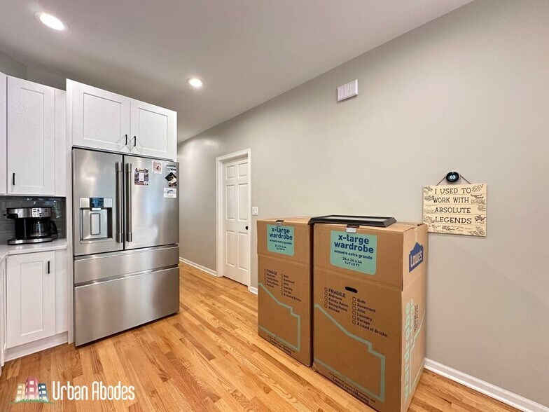 Building Photo - 1424 N Bosworth Ave