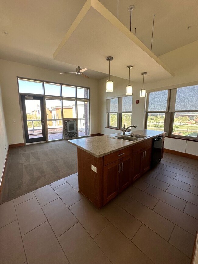 Building Photo - Blue Earth Place-One Bedroom available