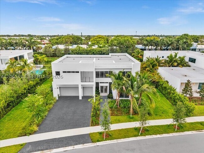 Building Photo - 16644 Botaniko Dr N