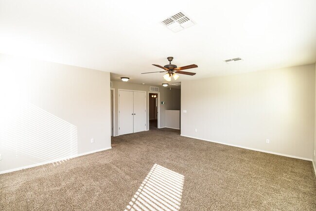 Building Photo - 2285 E Yavapai Ln