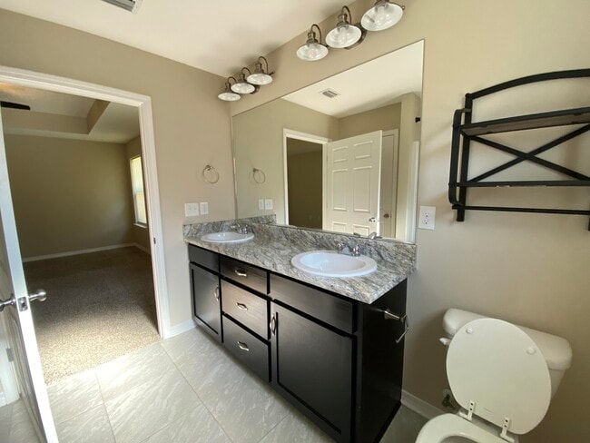 Building Photo - 3150 Vaccari Ct