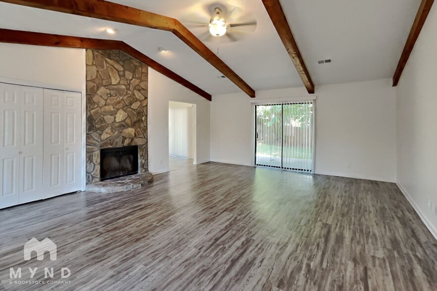 Building Photo - 7225 Little Fawn Pkwy