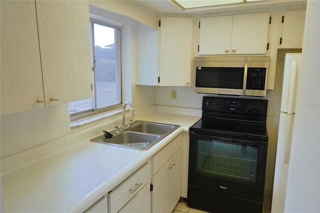 Building Photo - 3755 S School Ave