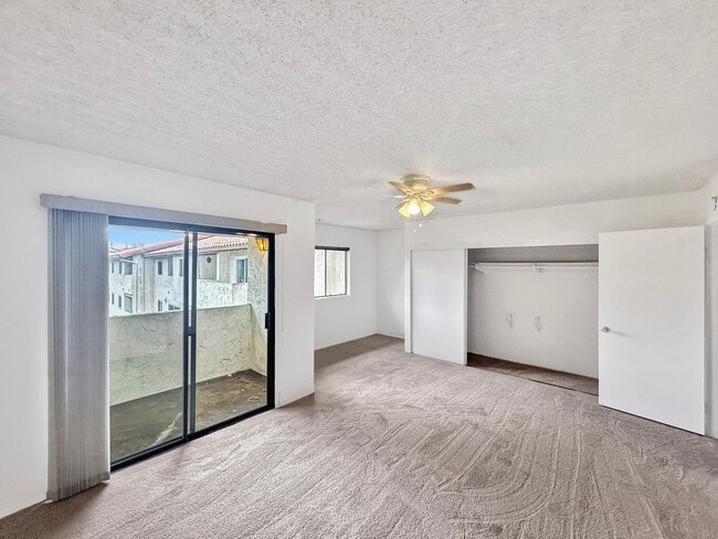 Building Photo - Beautiful 3BD/3BA W/ Attached Garage and In-Unit Laundry in La Jolla!