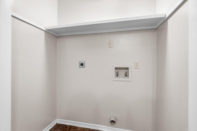 Building Photo - 151 Summerwood Dr