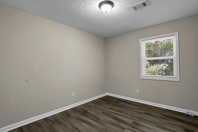 Building Photo - 1229 Creek Forest Ct NW