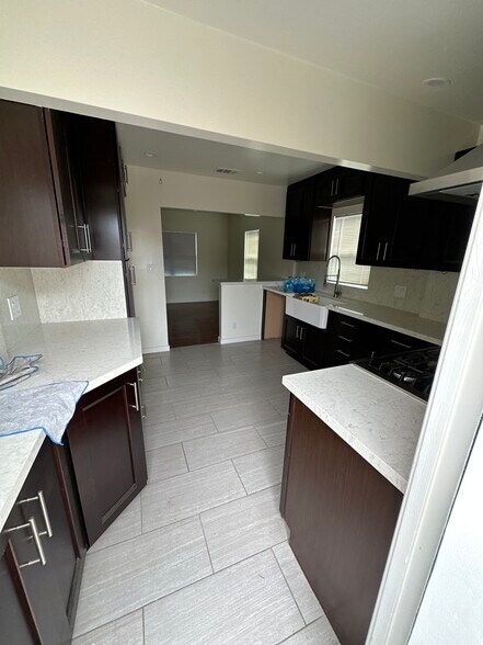 Building Photo - 769 Sunset Ave