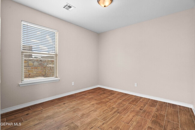 Building Photo - 8804 Eclipse St