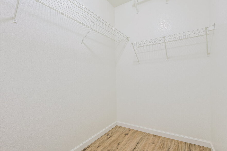 Building Photo - 1055 E Denim Trail