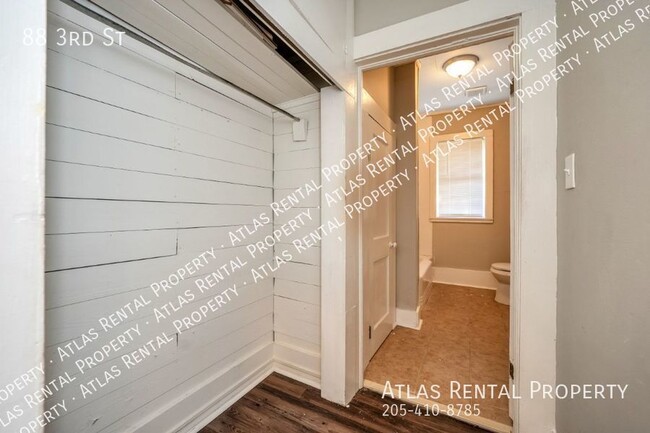 Building Photo - 88 3rd St