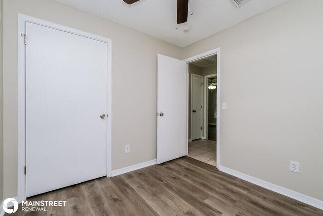 Building Photo - 1130 FOXWOOD DR, LUTZ, FL 33549
