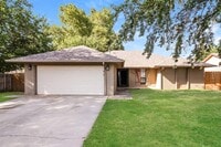 Building Photo - 10101 Mamus Ln