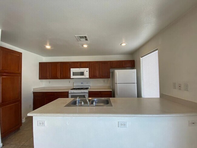 Building Photo - 6062 St Petersburg Dr