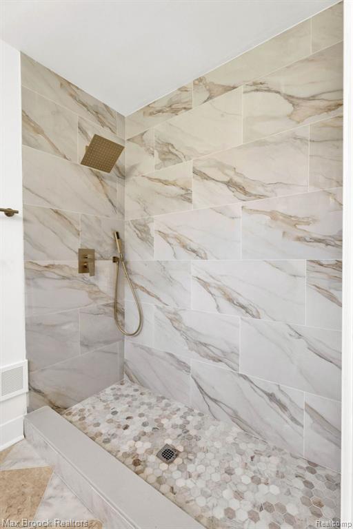 Building Photo - 7011 White Pine Dr