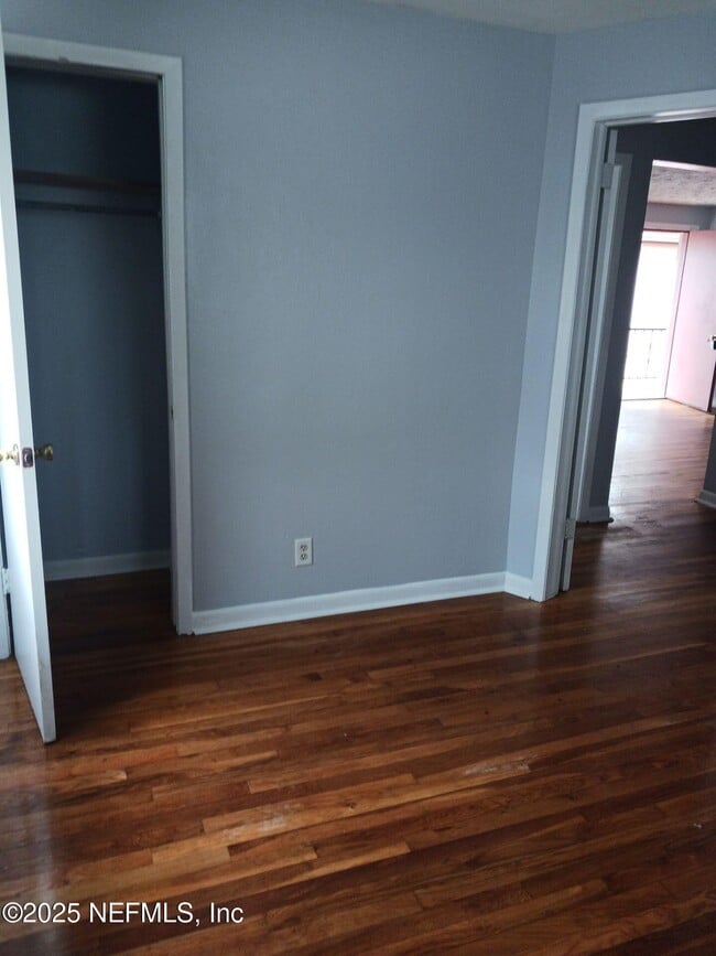 Building Photo - 1145 W 25th St