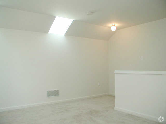 First Bedroom - Donegal Crossing
