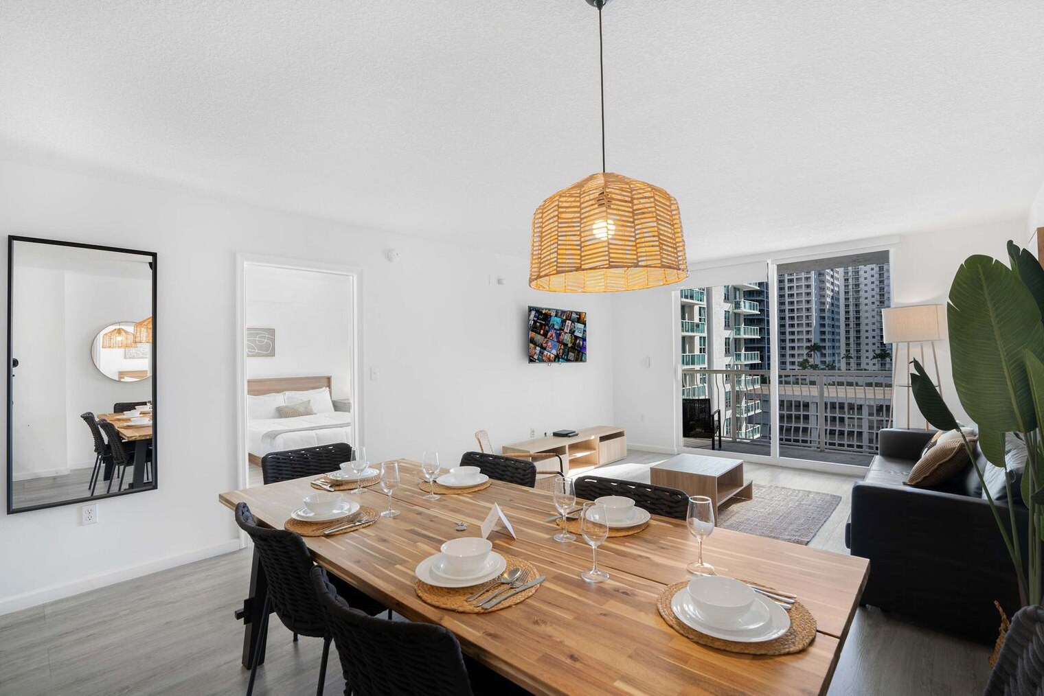 Building Photo - 1200 Brickell Bay Dr