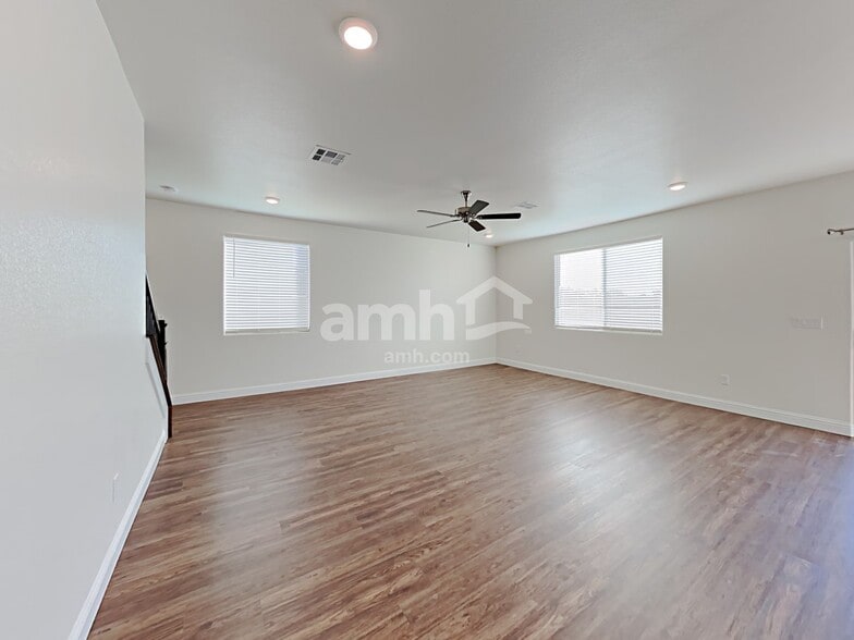 Building Photo - 719 Terrain Star Ave