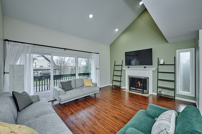 Building Photo - 1066 Florimond Dr