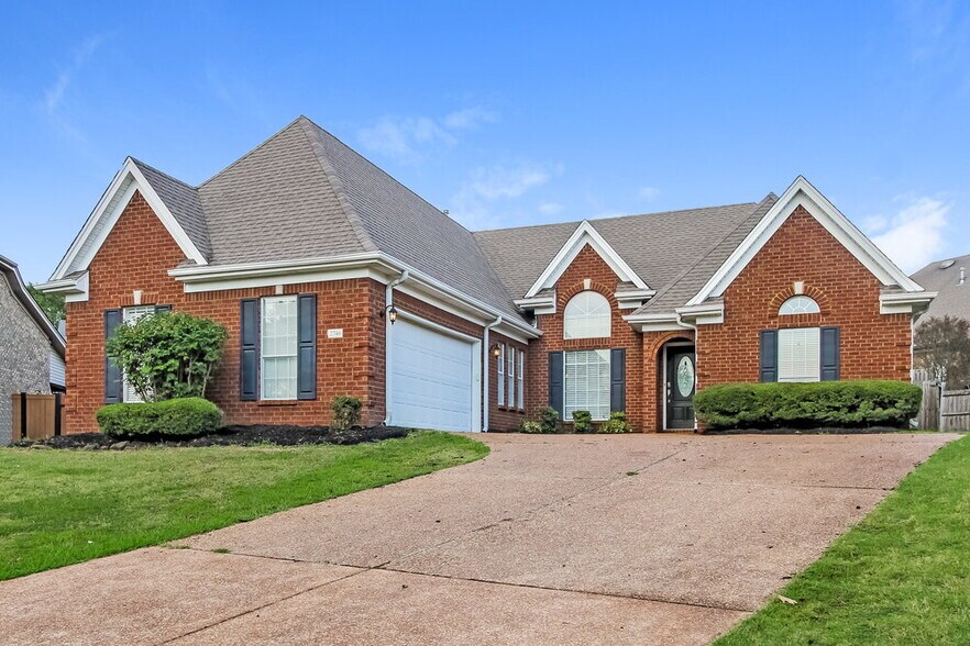 Building Photo - 2746 Lizzie Cove