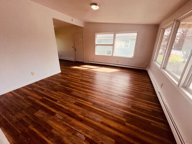 Building Photo - 3005 Eureka St
