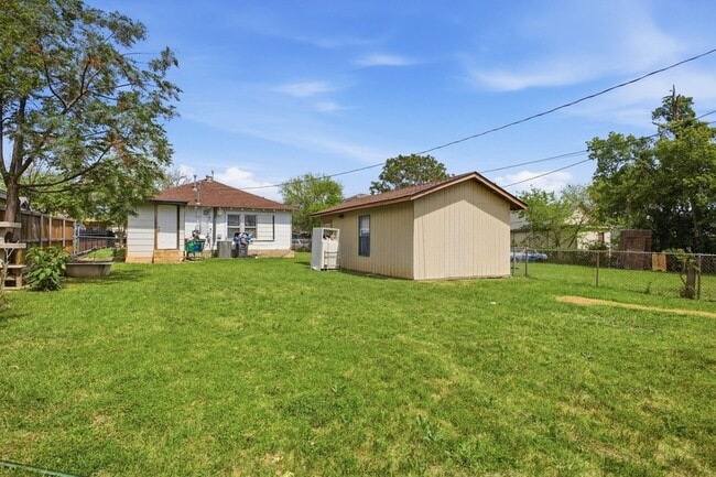 Building Photo - 2634 Emmett St