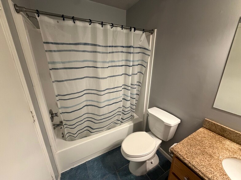 Building Photo - 4533 Cinnamon Ridge Trl